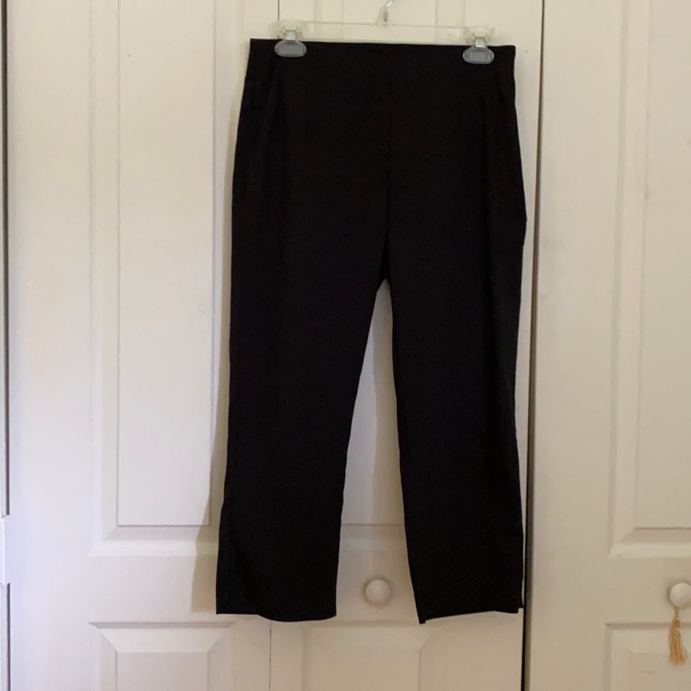 Chaps Women’s Black Capris Size 8